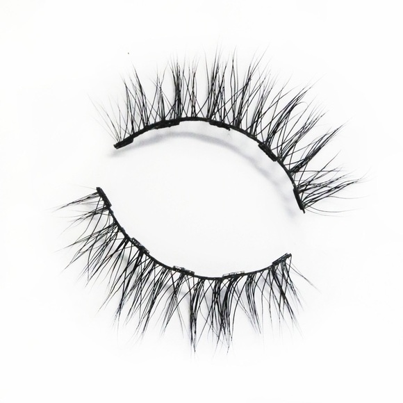 GLAMNETIC MAGNETIC LASHES: LIVIN’ - Picture 2 of 4
